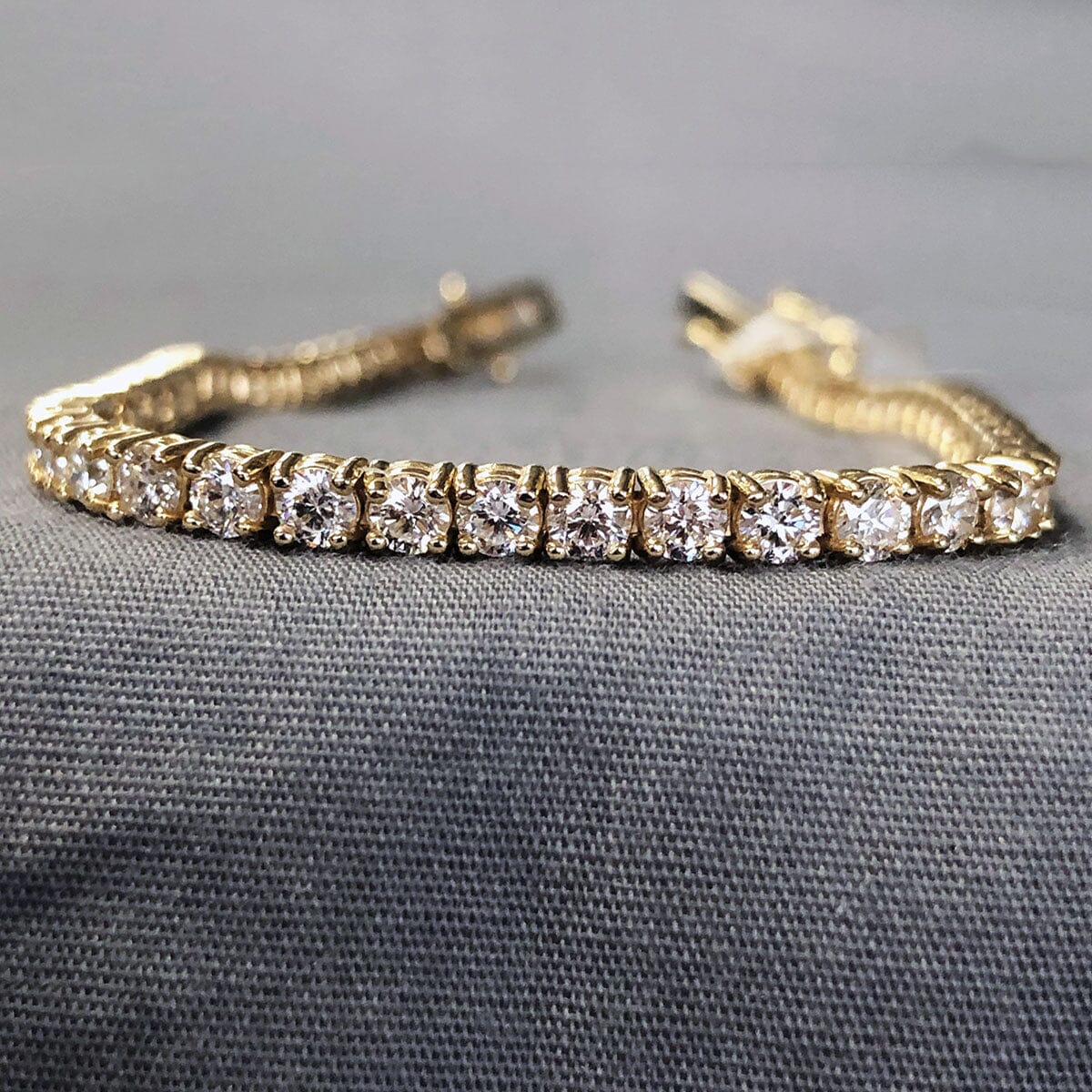 Great Lakes Boutique 14 k Gold Diamond Tennis Bracelet