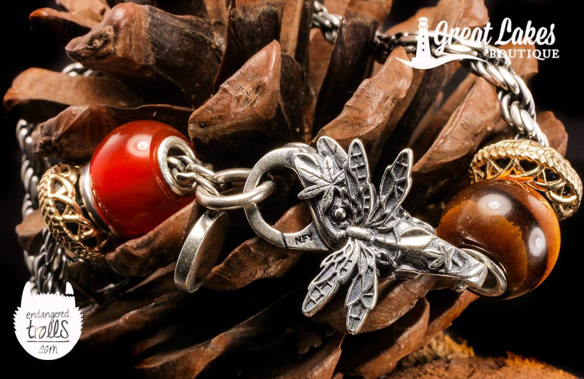 The Palace of Amber Lock of Glory Debuts