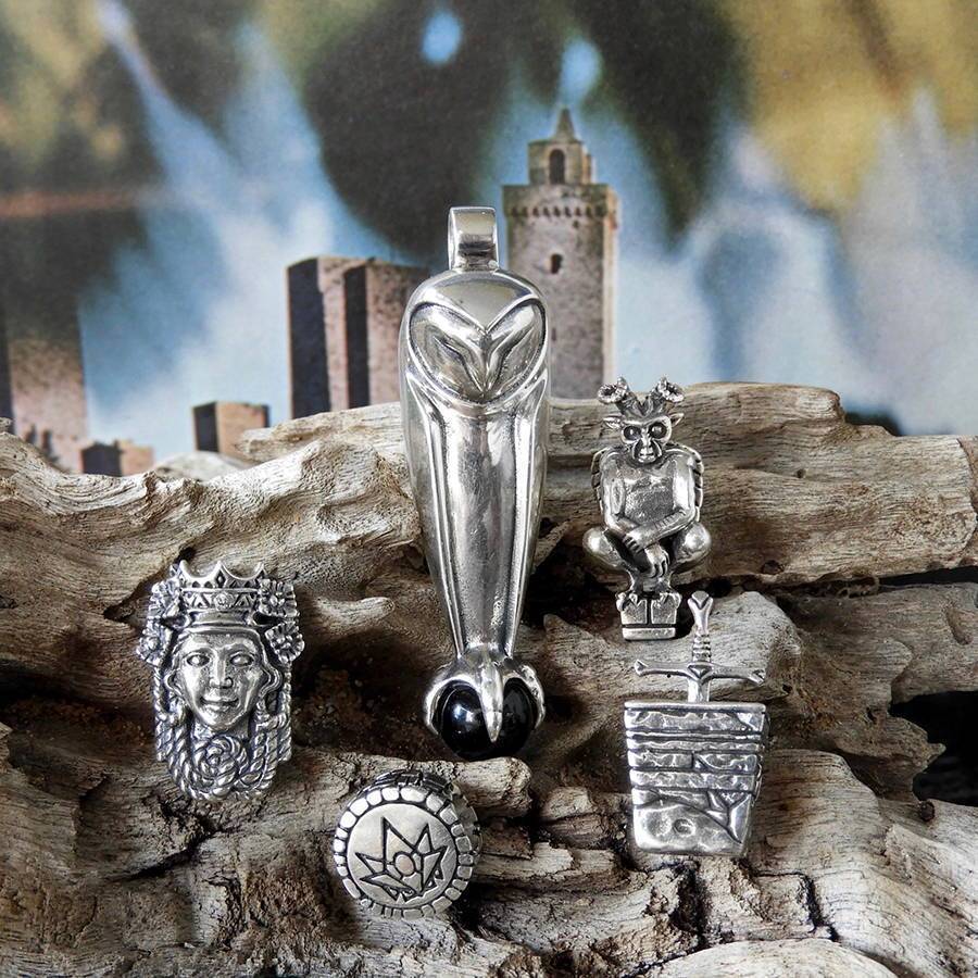 Redbalifrog A Queen's Wish