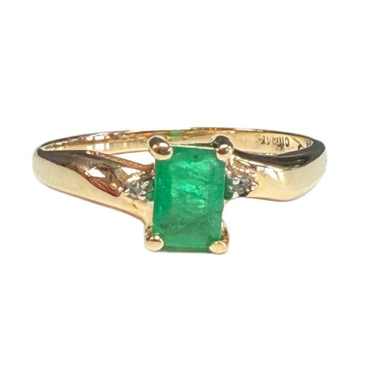 14k Emerald & Diamond Ring