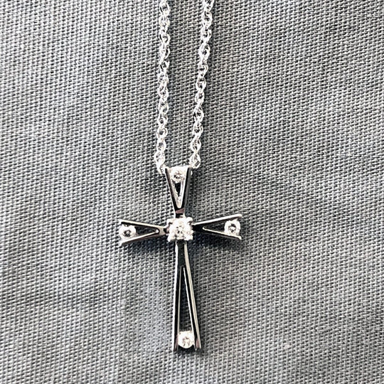 10 k White Gold & Diamond Cross