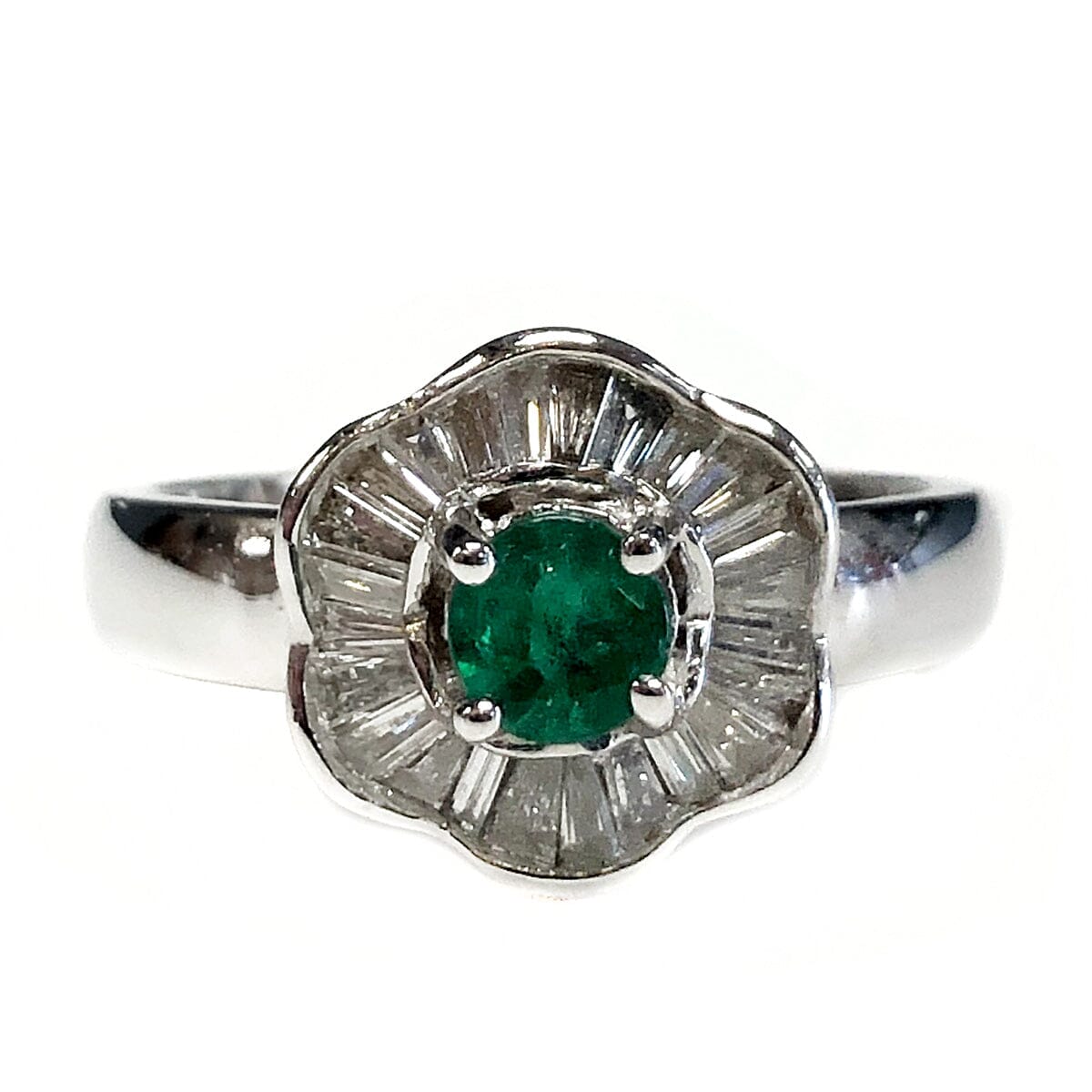 Great Lakes Coin 18 k White Gold Emerald &amp; Diamond Ring
