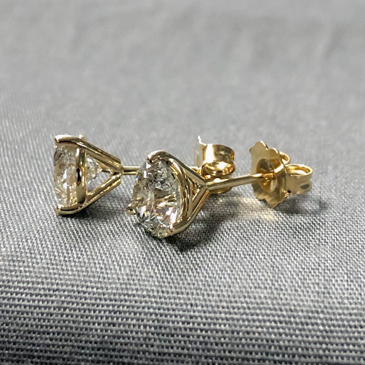 Beautiful Malabar Gold & Diamonds Earrings Under 5000