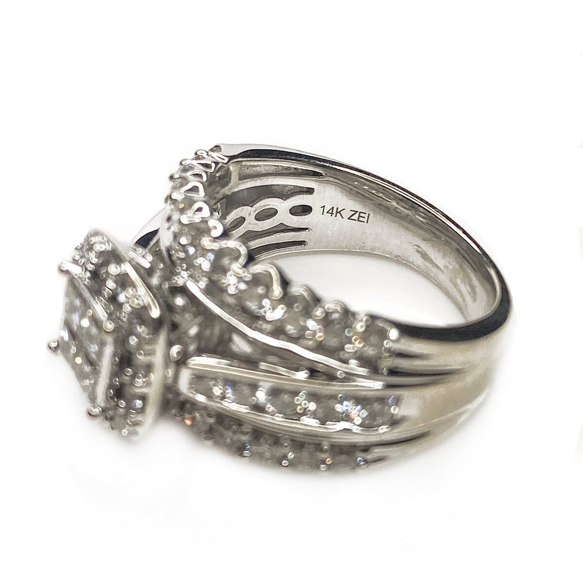 Great Lakes Boutique 14 k White Gold Princessa Diamond Ring