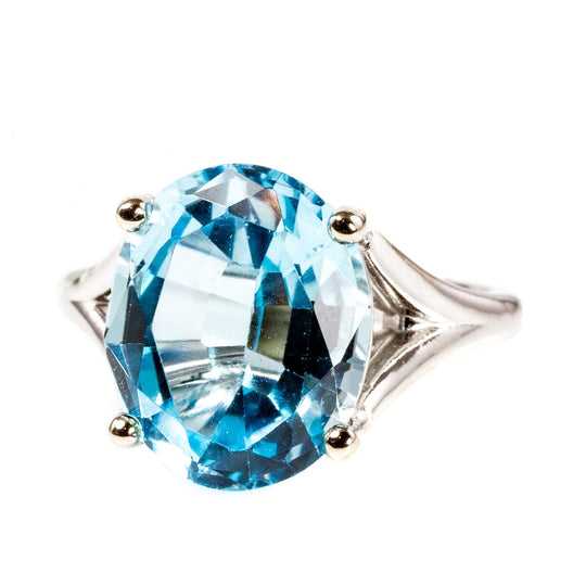 14 k White Gold & Blue Topaz Ring