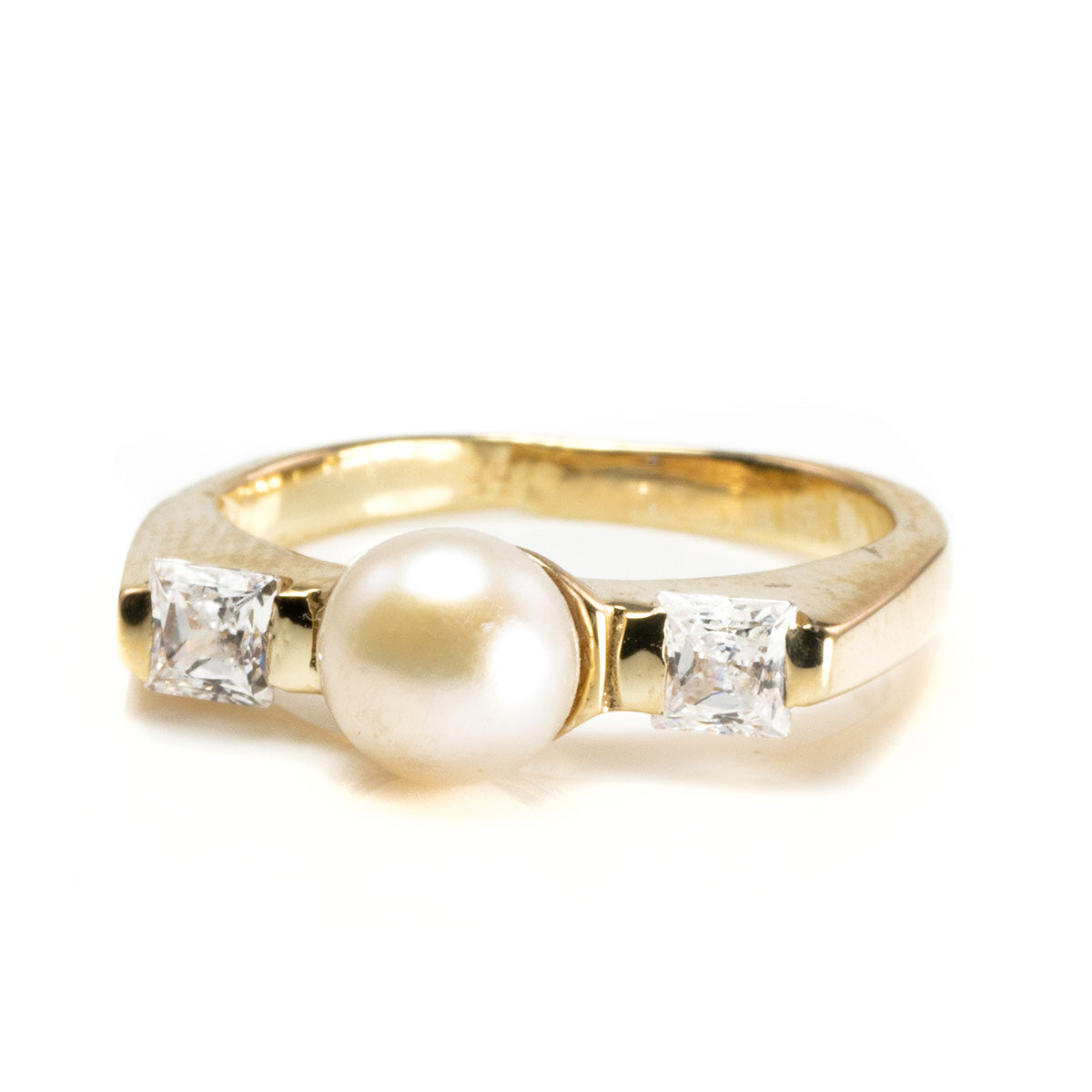 Great Lakes Boutique 14 k Pearl and Diamond Ring