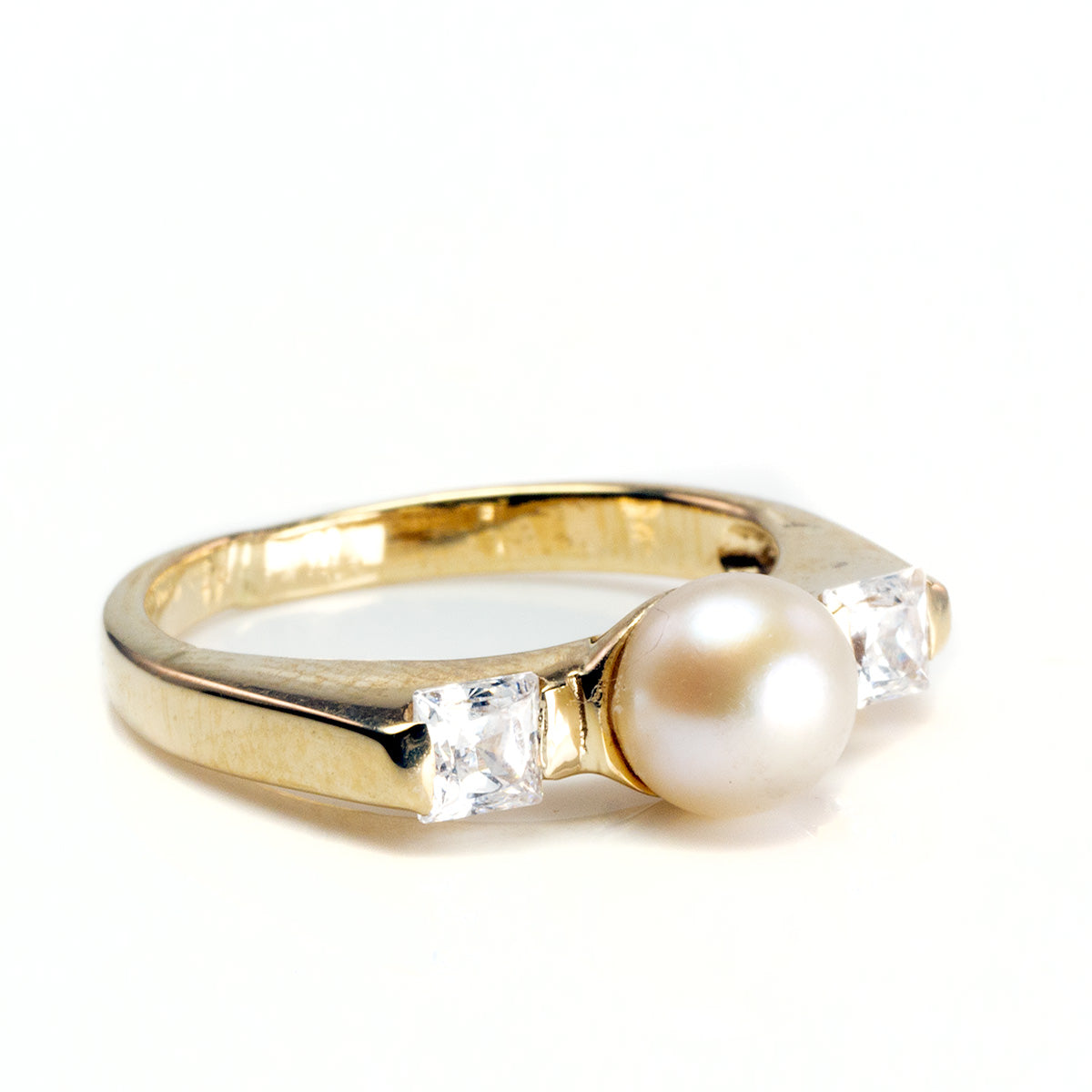 Great Lakes Boutique 14 k Pearl and Diamond Ring