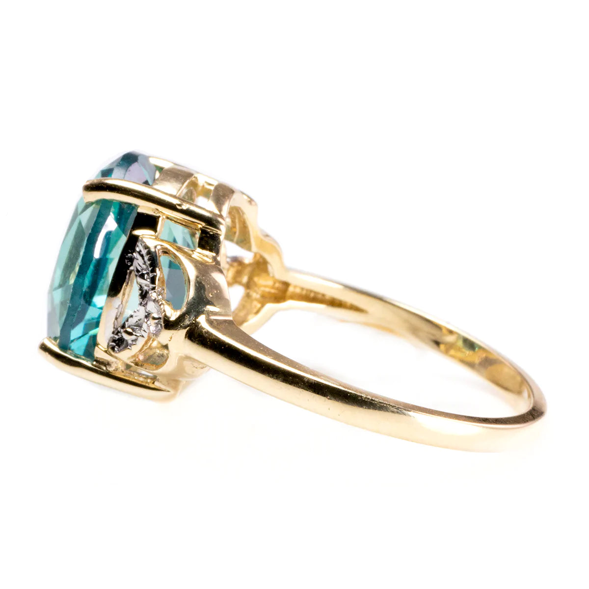 Great Lakes Boutique 10 k Yellow Gold Green Topaz Ring