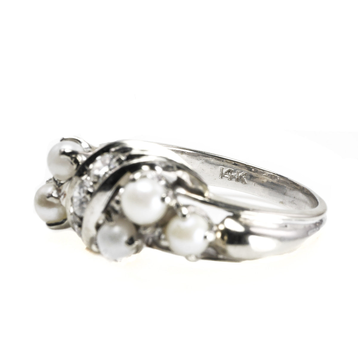 Great Lakes Boutique 14 k White Gold Pearl and Diamond Ring