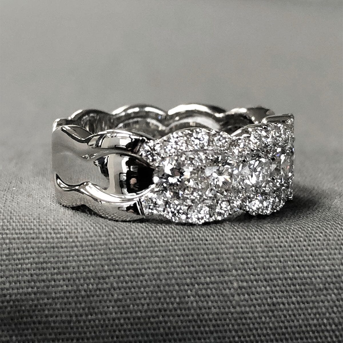 Great Lakes Coin 14 k White Gold Scalloped Diamond Band