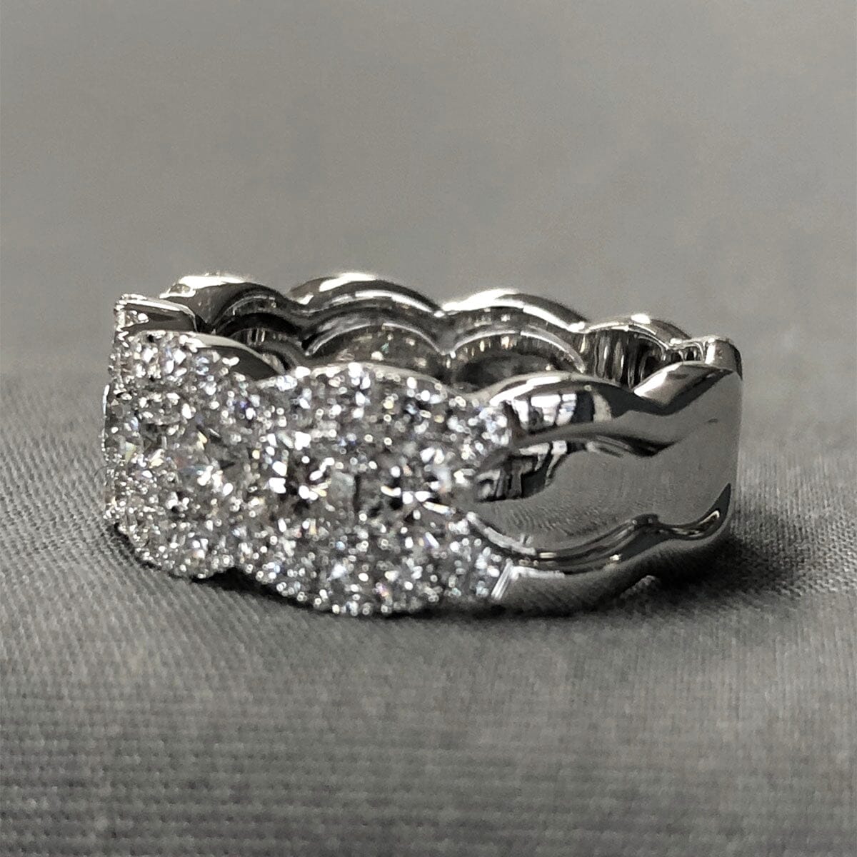 Great Lakes Coin 14 k White Gold Scalloped Diamond Band